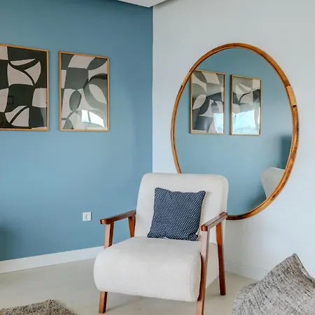 Bosphorus View With 3 Bedrooms And 2 Bathrooms イスタンブール