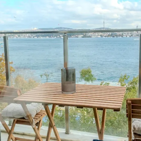 アパート Bosphorus View With 3 Bedrooms And 2 Bathrooms イスタンブール