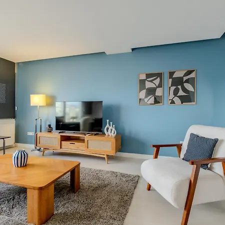 Bosphorus View With 3 Bedrooms And 2 Bathrooms Lägenhet Istanbul