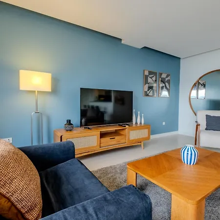 アパート Bosphorus View With 3 Bedrooms And 2 Bathrooms イスタンブール