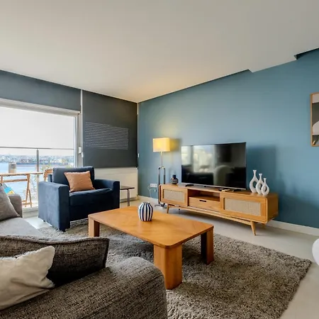 アパート Bosphorus View With 3 Bedrooms And 2 Bathrooms イスタンブール