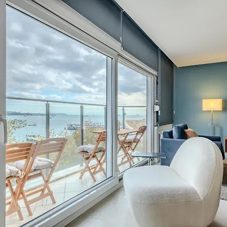 Bosphorus View With 3 Bedrooms And 2 Bathrooms